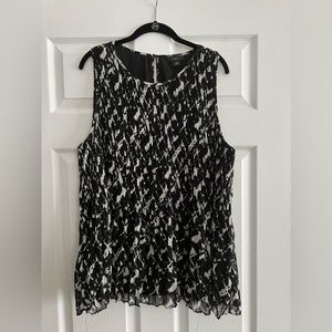 Halogen black & white pattern chiffon tank size 2x
